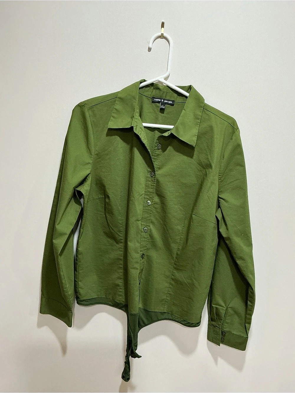 Cable & Gauge Olive Green Tie-Front Button Down Shirt size large